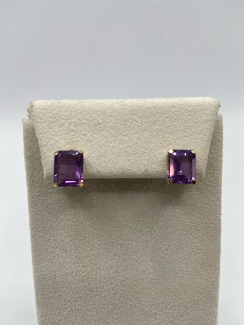 14K Yellow Gold Emerald Cut Amethyst Stud Solitaire Earrings Minimalist Classic